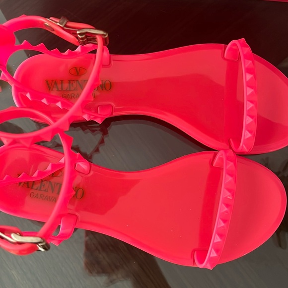 VALENTINO GARAVANI Hot Pink Jelly Sandals - Picture 4 of 13